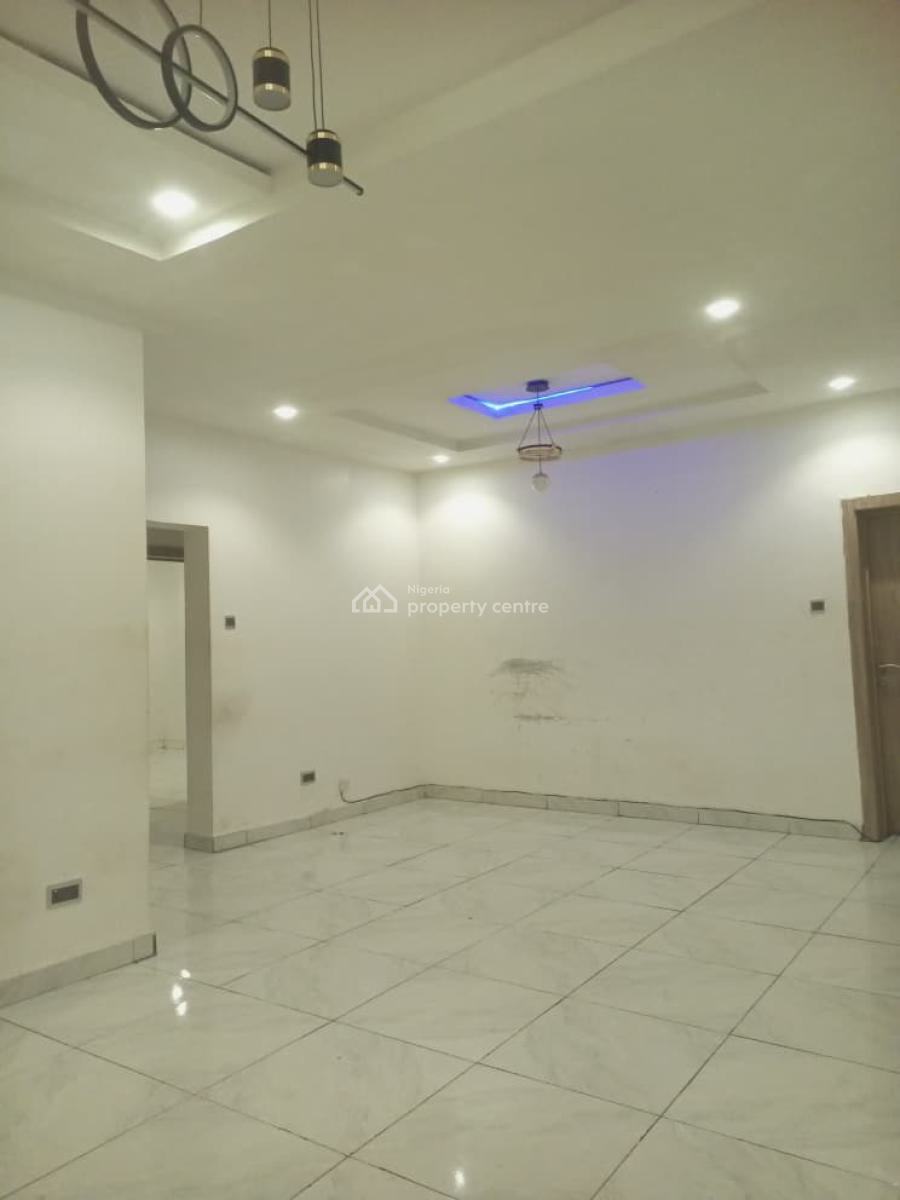 Well Maintained 3 Bedroom Flat, Ikota Gra Estate, Ikota, Lekki, Lagos, Flat / Apartment for Rent