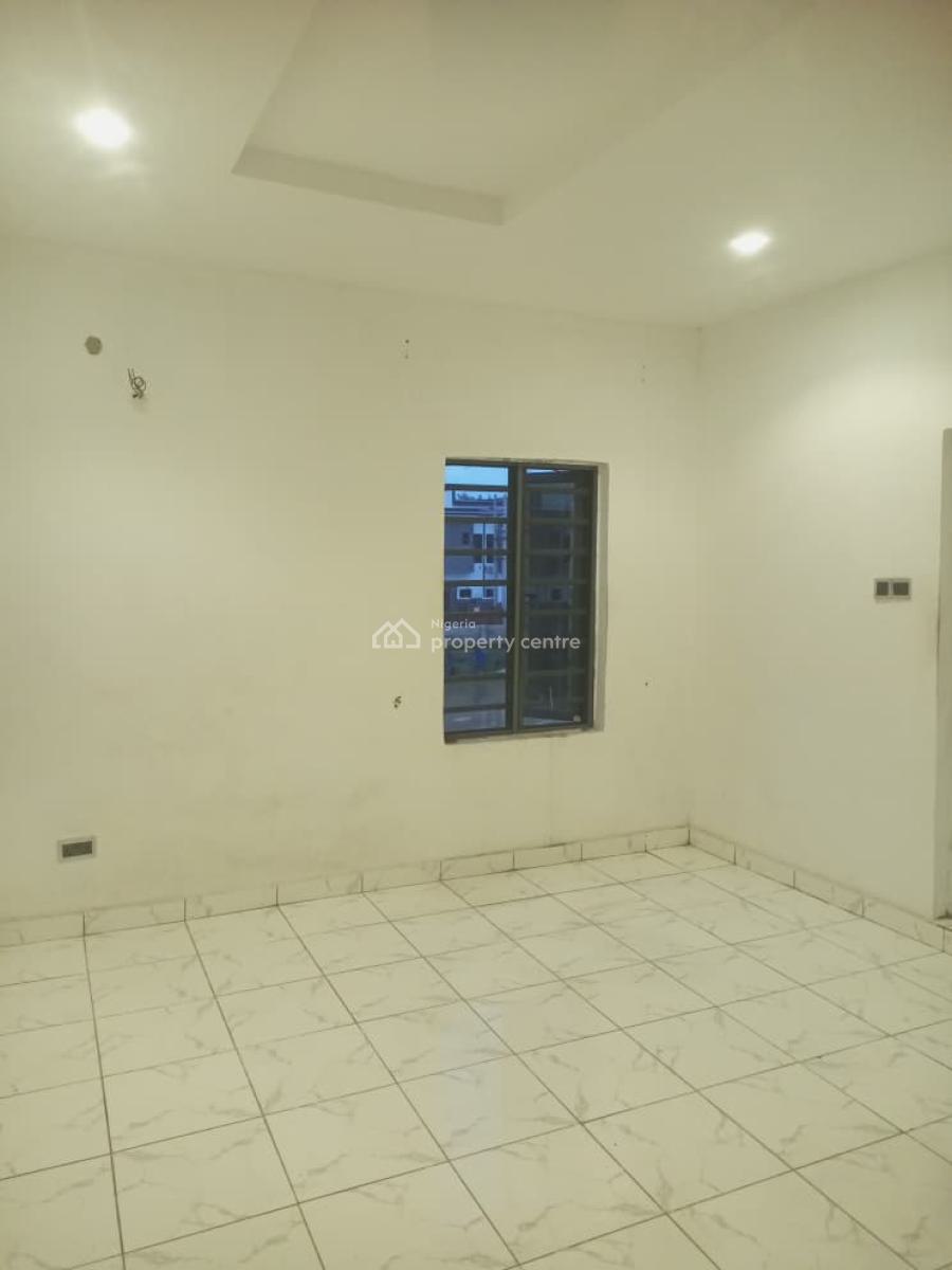 Well Maintained 3 Bedroom Flat, Ikota Gra Estate, Ikota, Lekki, Lagos, Flat / Apartment for Rent