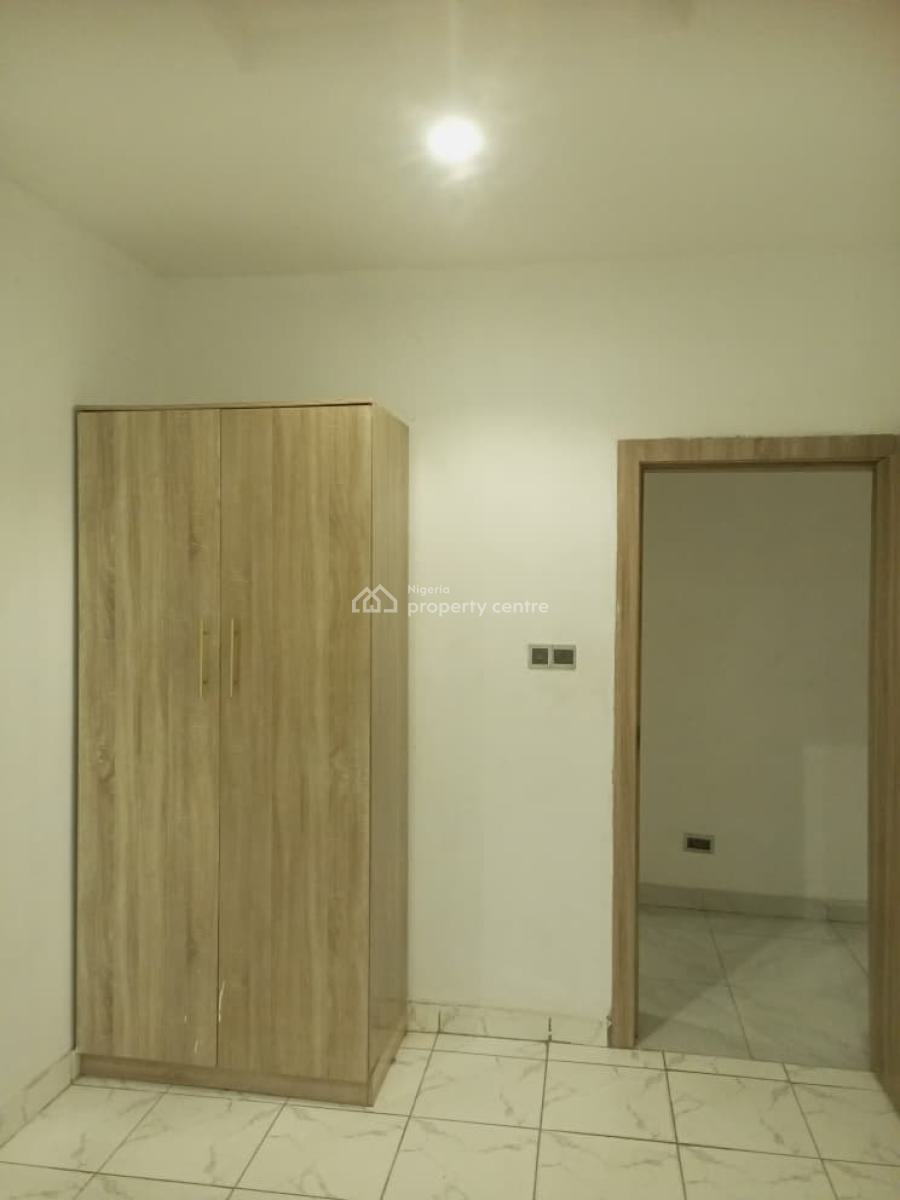Well Maintained 3 Bedroom Flat, Ikota Gra Estate, Ikota, Lekki, Lagos, Flat / Apartment for Rent