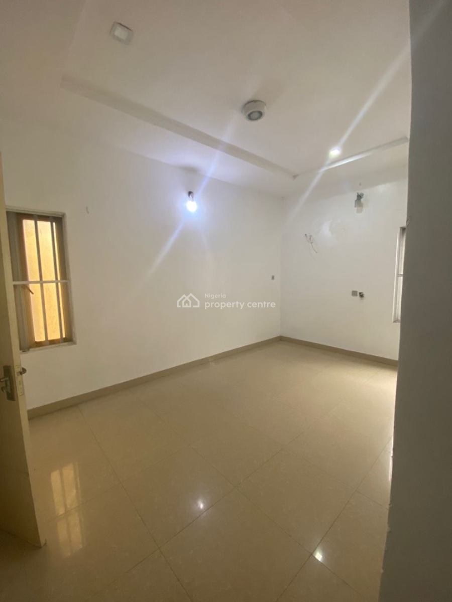 a Self Compound 4 Bedrooms Semi Detached Duplex, Chevron, Lekki Phase 2, Lekki, Lagos, Semi-detached Duplex for Rent