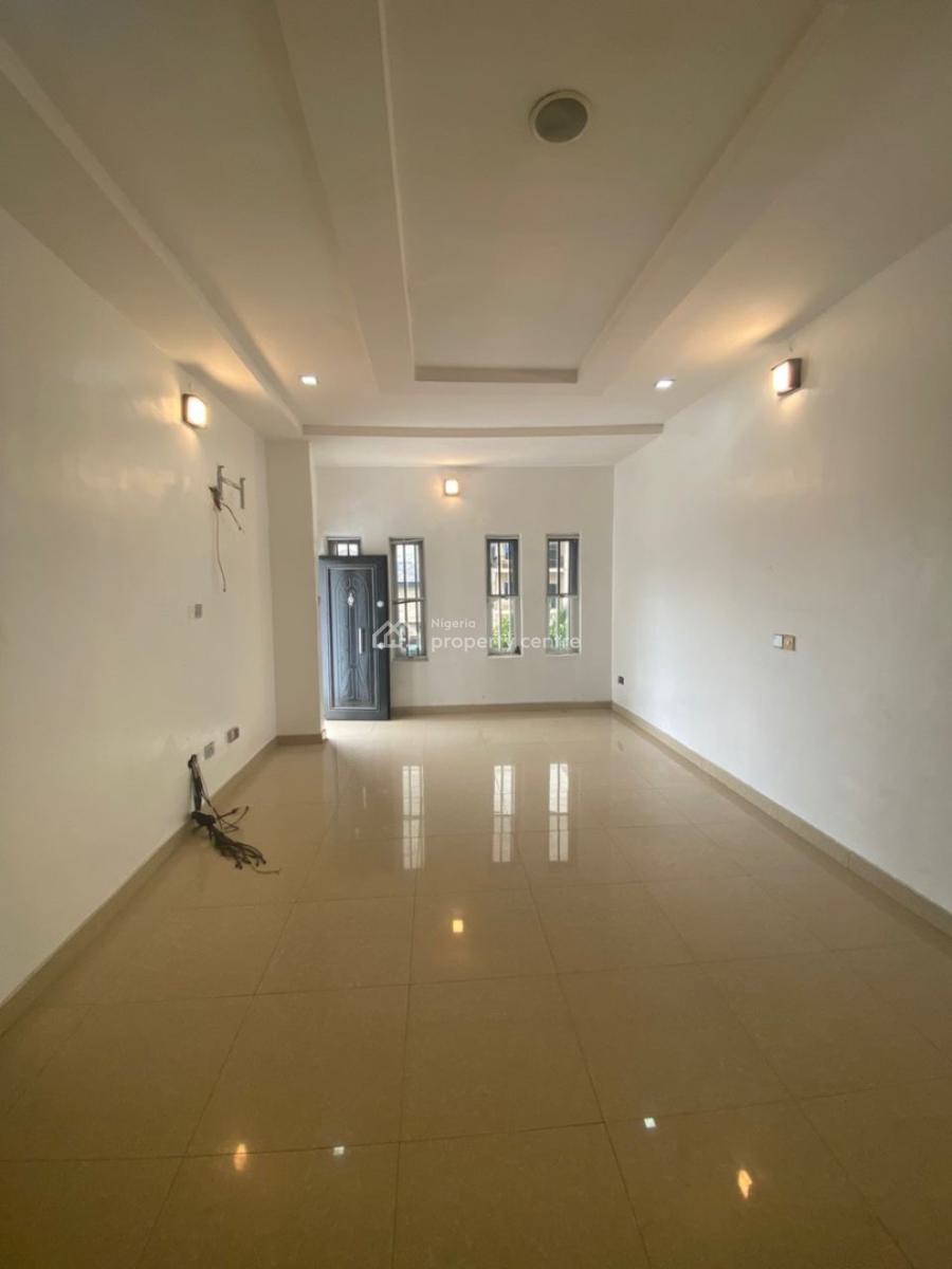 a Self Compound 4 Bedrooms Semi Detached Duplex, Chevron, Lekki Phase 2, Lekki, Lagos, Semi-detached Duplex for Rent