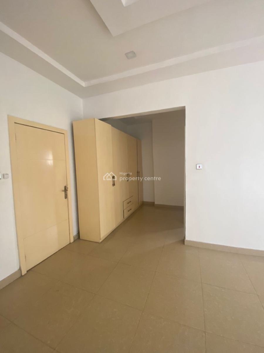 a Self Compound 4 Bedrooms Semi Detached Duplex, Chevron, Lekki Phase 2, Lekki, Lagos, Semi-detached Duplex for Rent