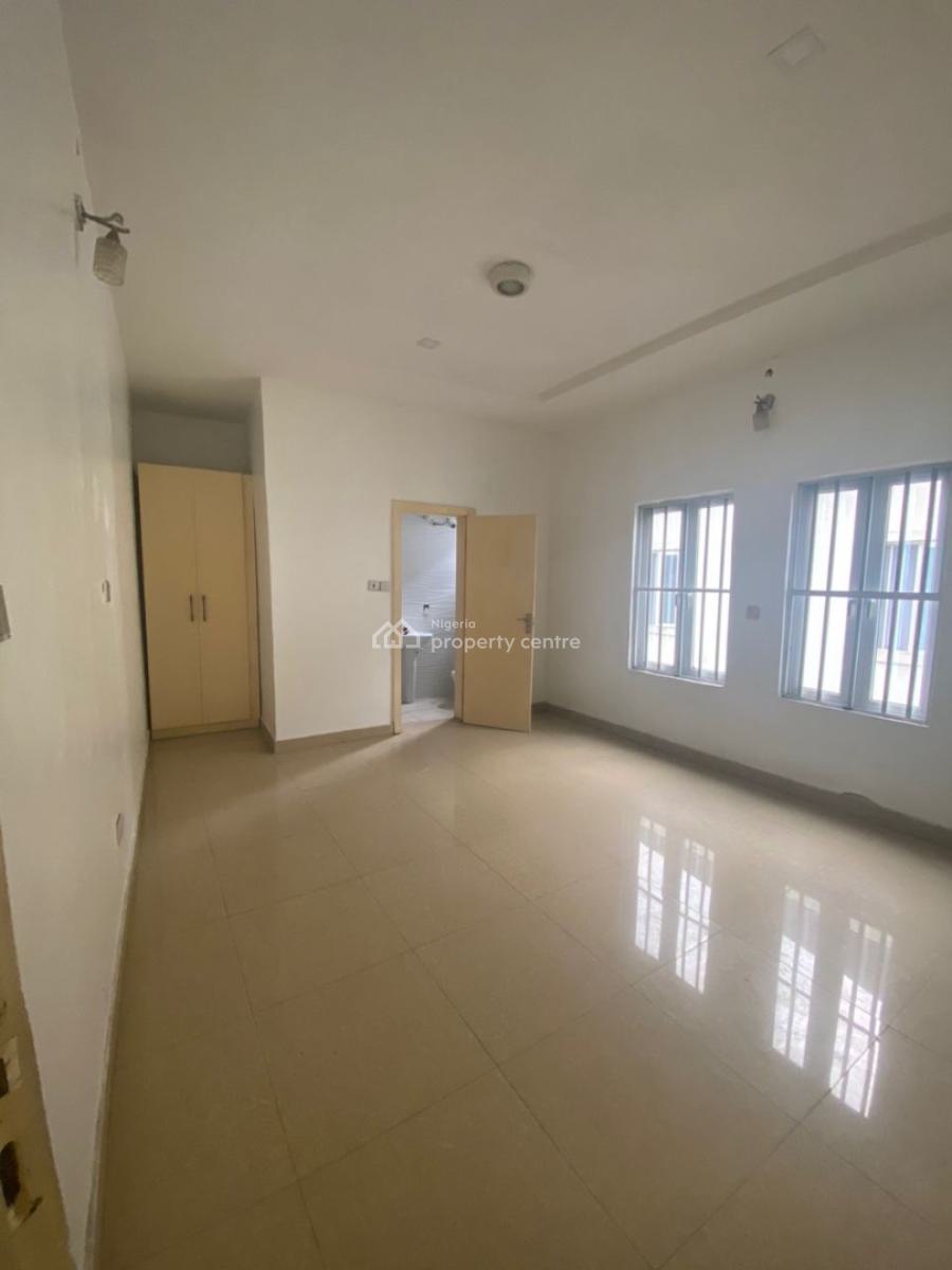 a Self Compound 4 Bedrooms Semi Detached Duplex, Chevron, Lekki Phase 2, Lekki, Lagos, Semi-detached Duplex for Rent