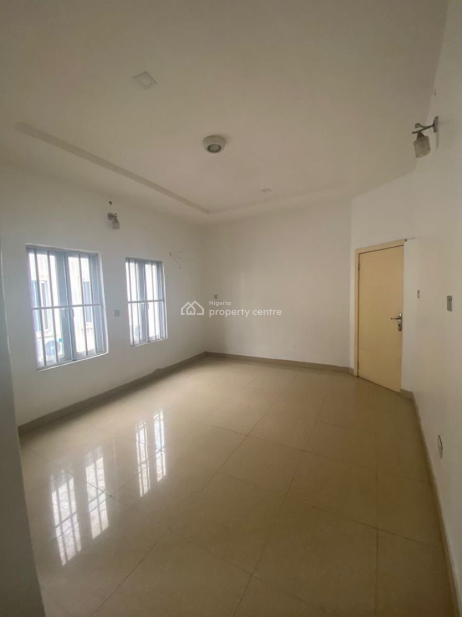 a Self Compound 4 Bedrooms Semi Detached Duplex, Chevron, Lekki Phase 2, Lekki, Lagos, Semi-detached Duplex for Rent