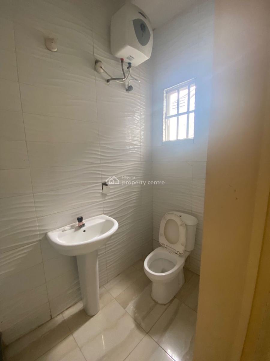 a Self Compound 4 Bedrooms Semi Detached Duplex, Chevron, Lekki Phase 2, Lekki, Lagos, Semi-detached Duplex for Rent