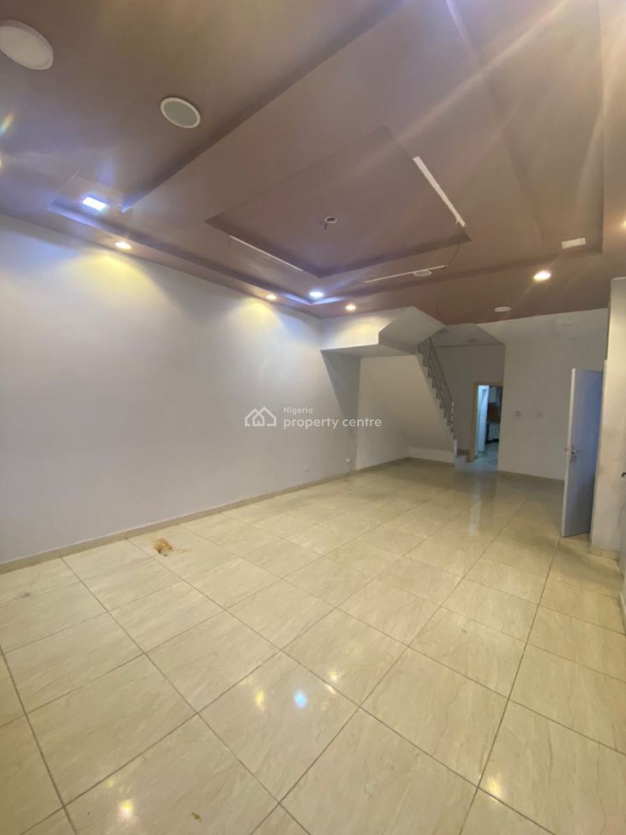 a Self Compound 4 Bedrooms Semi Detached Duplex, Chevron, Lekki Phase 2, Lekki, Lagos, Semi-detached Duplex for Rent
