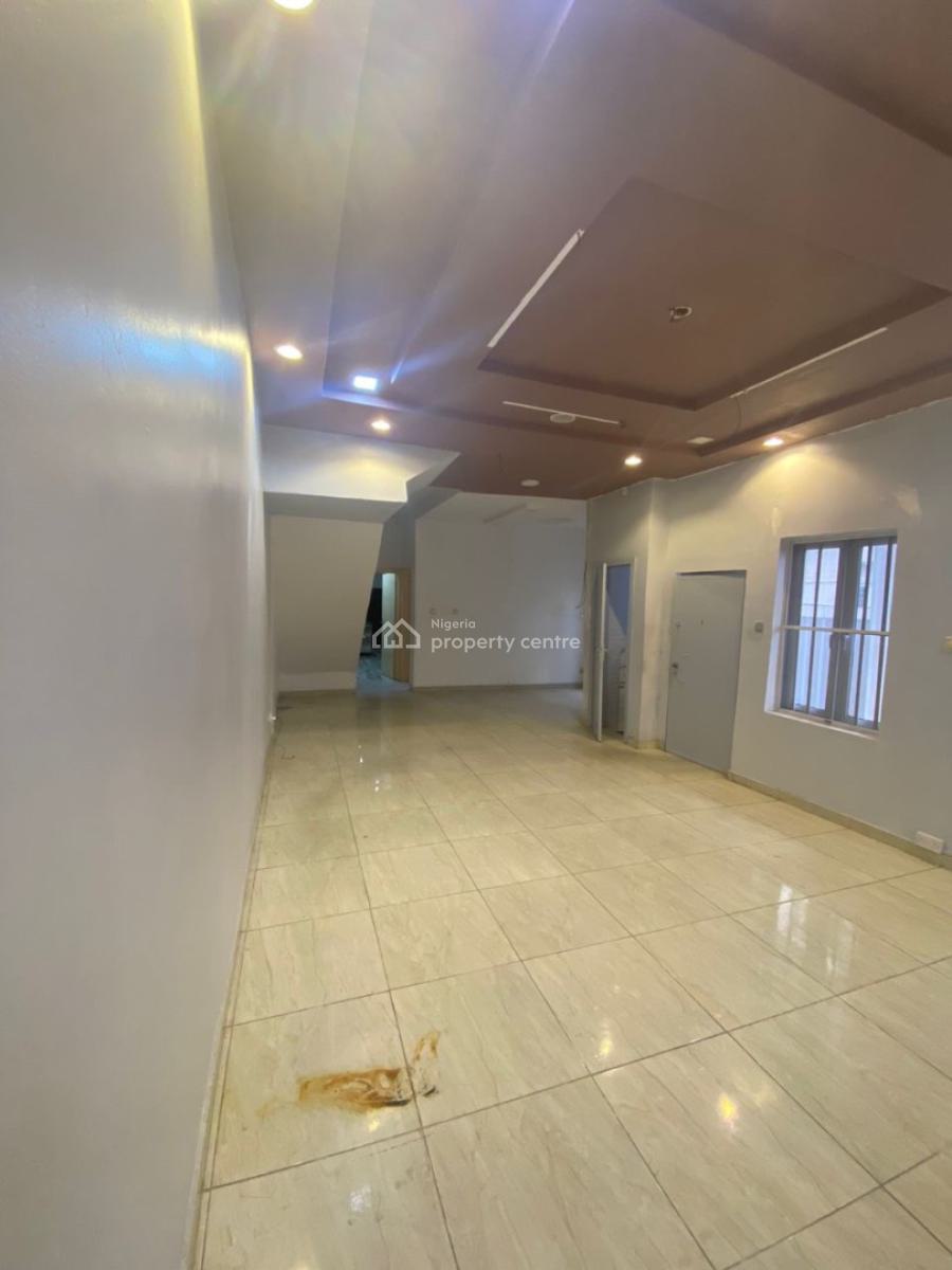 a Self Compound 4 Bedrooms Semi Detached Duplex, Chevron, Lekki Phase 2, Lekki, Lagos, Semi-detached Duplex for Rent