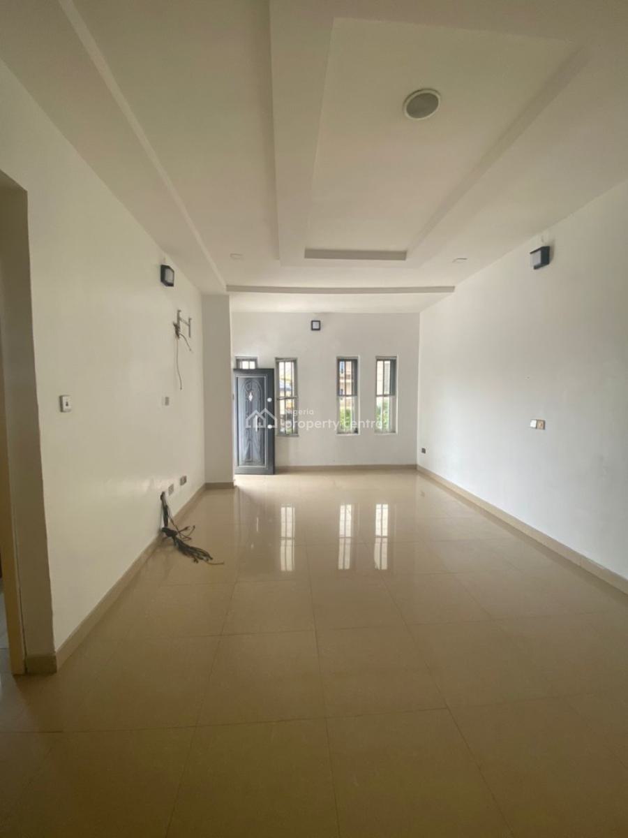 a Self Compound 4 Bedrooms Semi Detached Duplex, Chevron, Lekki Phase 2, Lekki, Lagos, Semi-detached Duplex for Rent