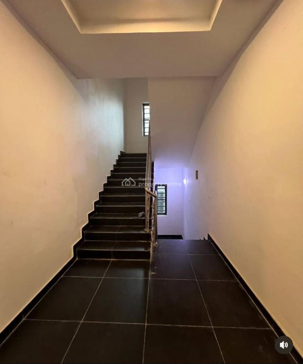 1 Bedroom Apartment, Ologolo, Lekki, Lagos, Mini Flat (room and Parlour) for Sale