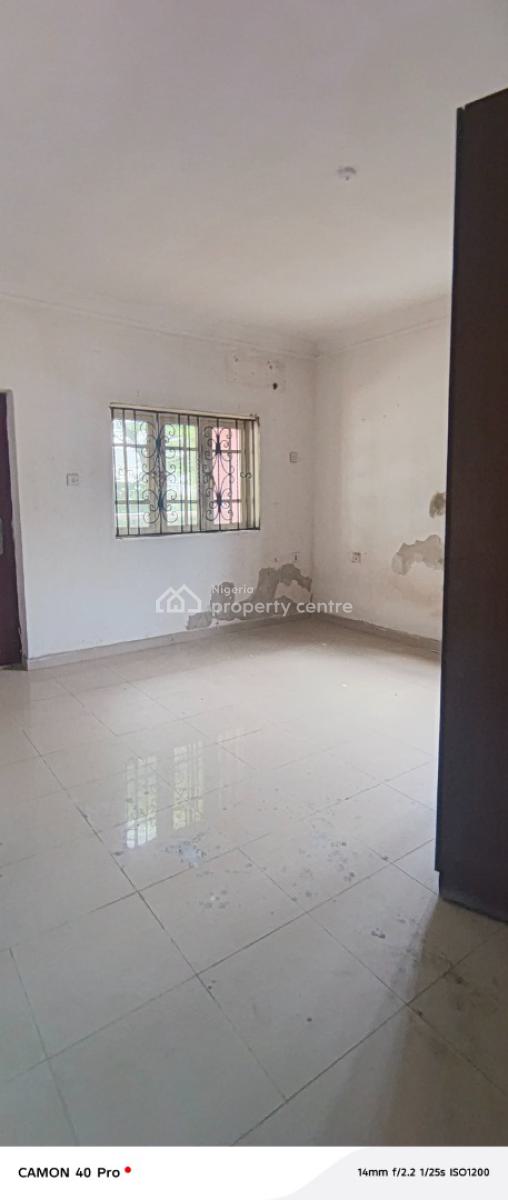 Clean 3 Bedroom Flat, Lekki County, Lekki, Lagos, Flat / Apartment for Rent