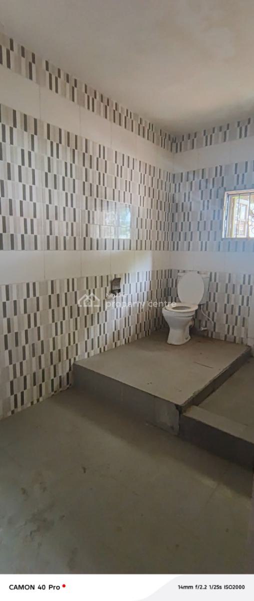 Clean 3 Bedroom Flat, Lekki County, Lekki, Lagos, Flat / Apartment for Rent