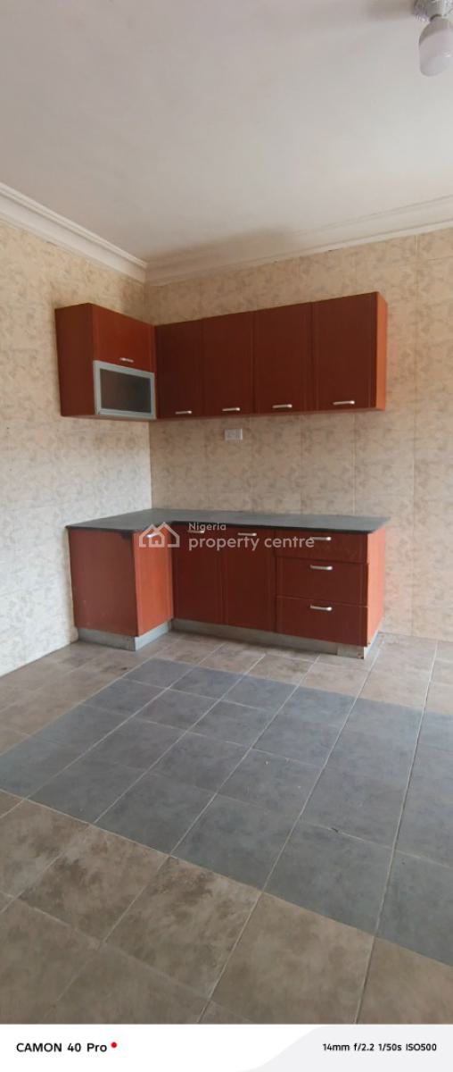 Clean 3 Bedroom Flat, Lekki County, Lekki, Lagos, Flat / Apartment for Rent