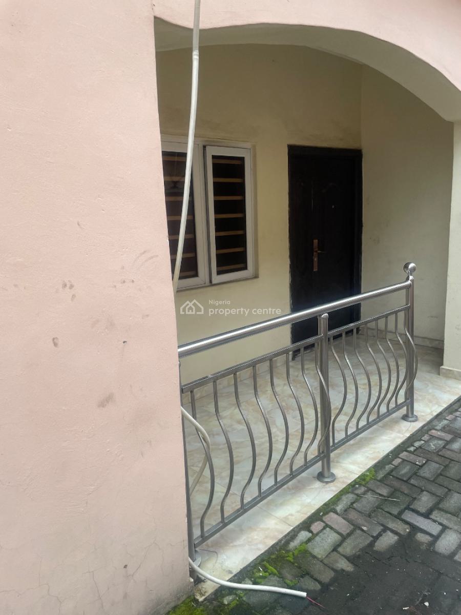 Spacious 3 Bedroom Flat, Lekki Phase 1, Lekki, Lagos, Flat / Apartment for Rent