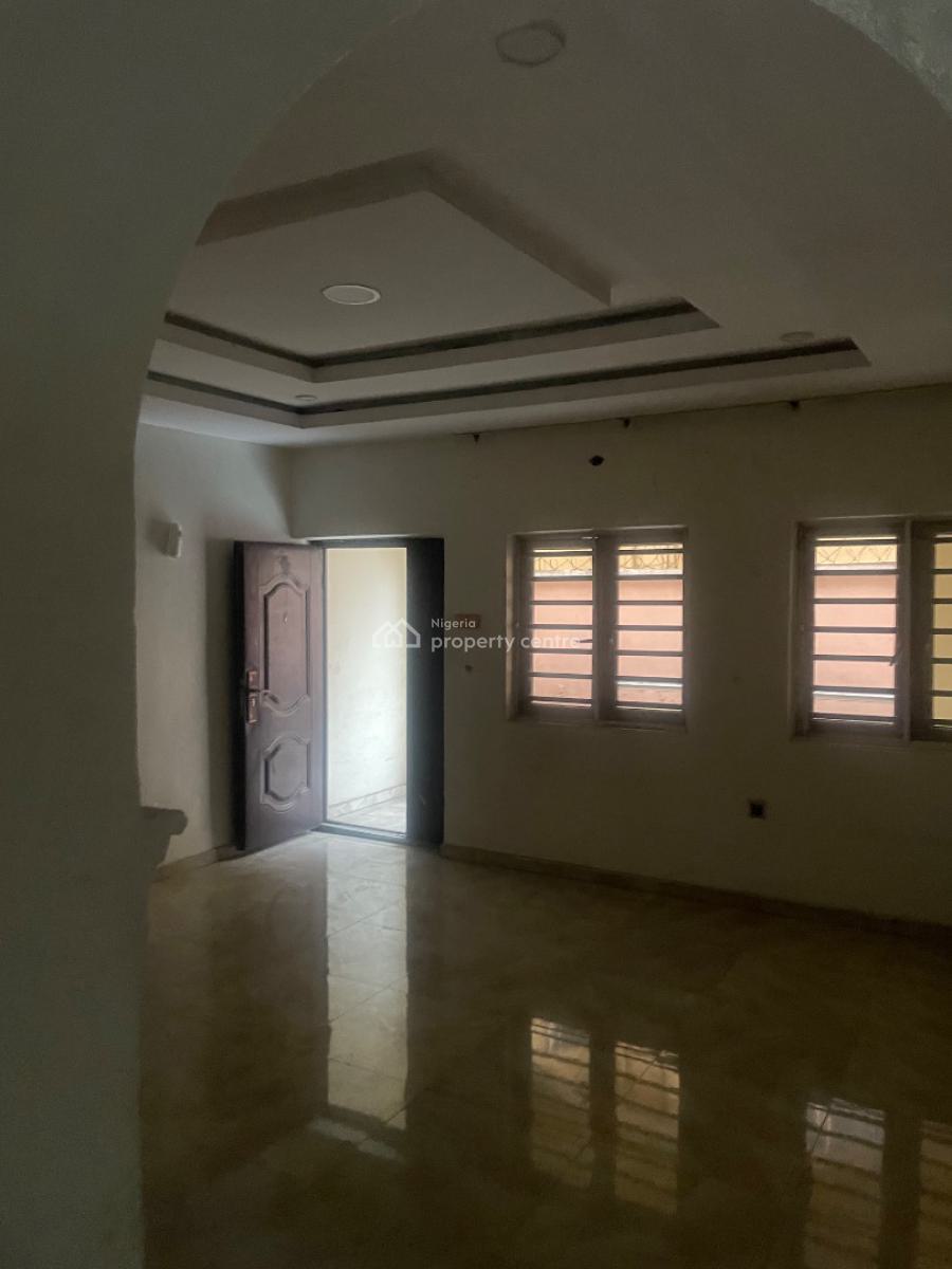 Spacious 3 Bedroom Flat, Lekki Phase 1, Lekki, Lagos, Flat / Apartment for Rent