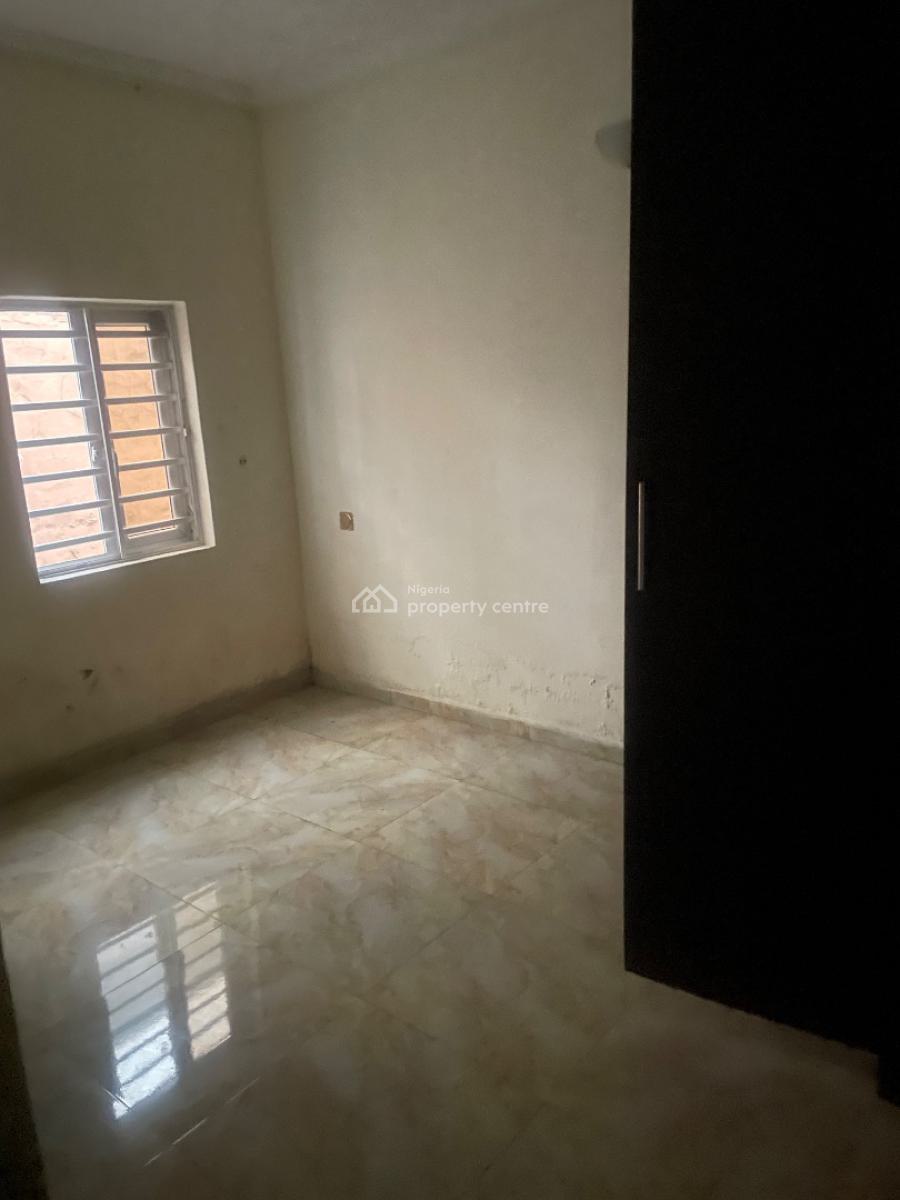Spacious 3 Bedroom Flat, Lekki Phase 1, Lekki, Lagos, Flat / Apartment for Rent