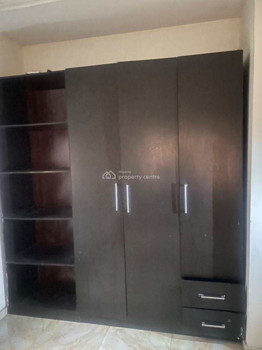 Spacious 3 Bedroom Flat, Lekki Phase 1, Lekki, Lagos, Flat / Apartment for Rent