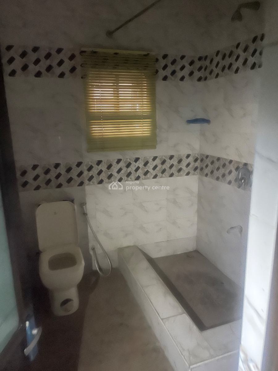 Spacious 3 Bedroom Flat, Lekki Phase 1, Lekki, Lagos, Flat / Apartment for Rent
