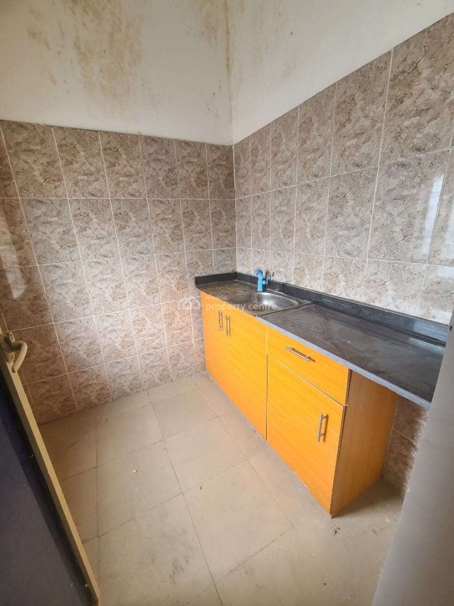 Spacious Room Self Contain in a Accessible Location, Fadeyi, Fadeyi, Shomolu, Lagos, Self Contain (single Rooms) for Rent