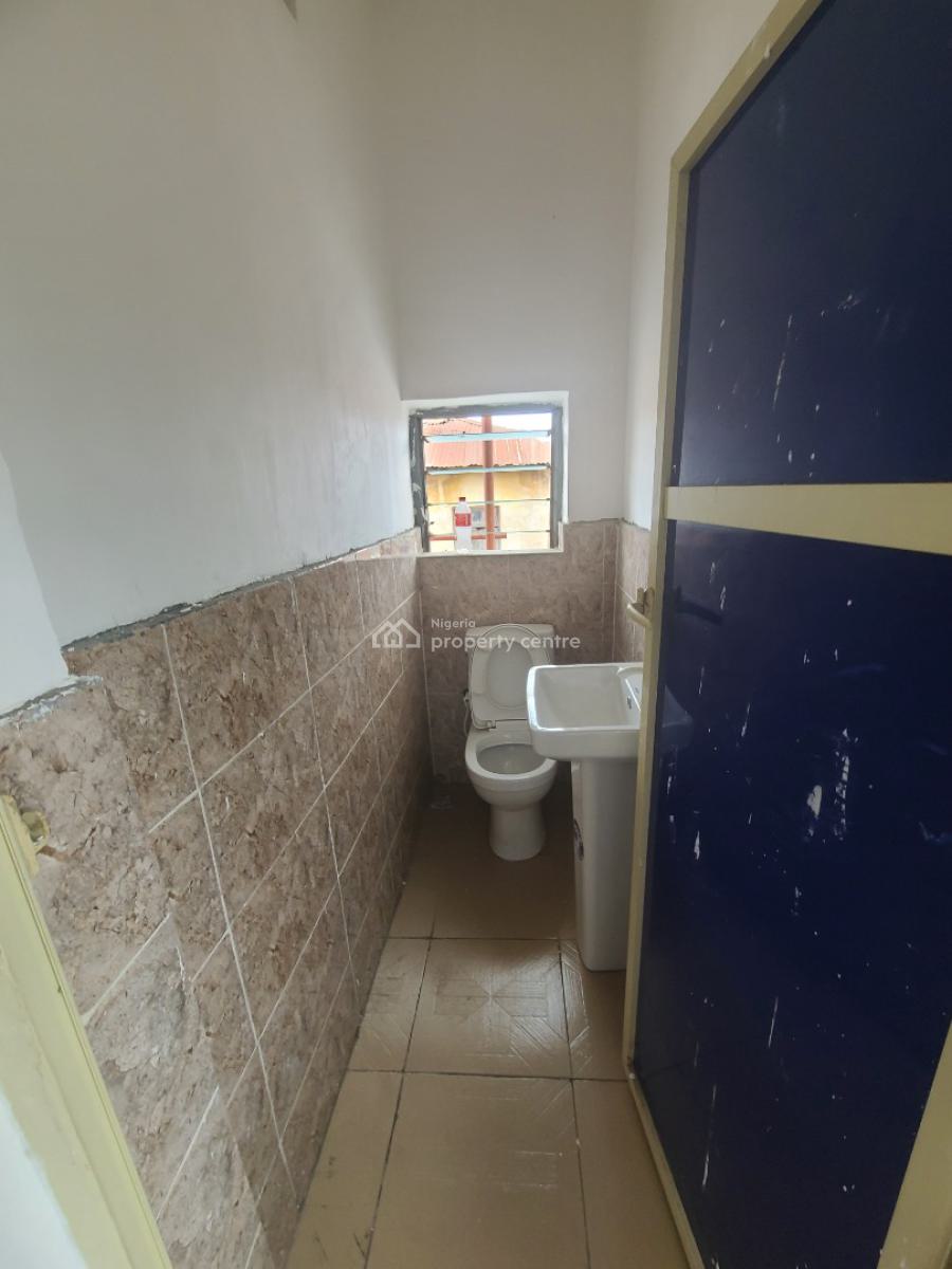Spacious Room Self Contain in a Accessible Location, Fadeyi, Fadeyi, Shomolu, Lagos, Self Contain (single Rooms) for Rent