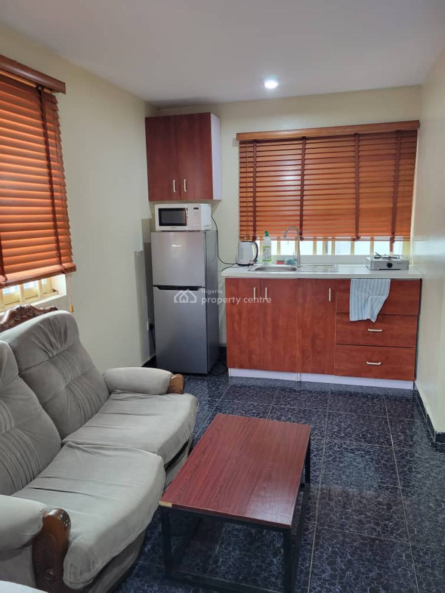 Neat Studio Apartment with Excellent Space, Ikeja, Lagos, Flat / Apartment Short Let