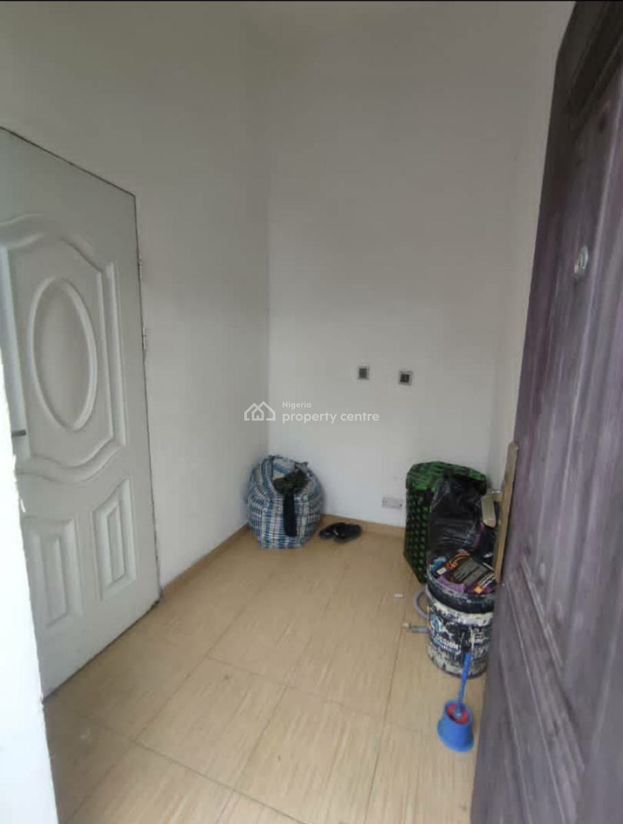 Selfcon and a Bq in a Good Estate with Steady Light, Thomas Estate, Ajah, Lagos, House for Rent