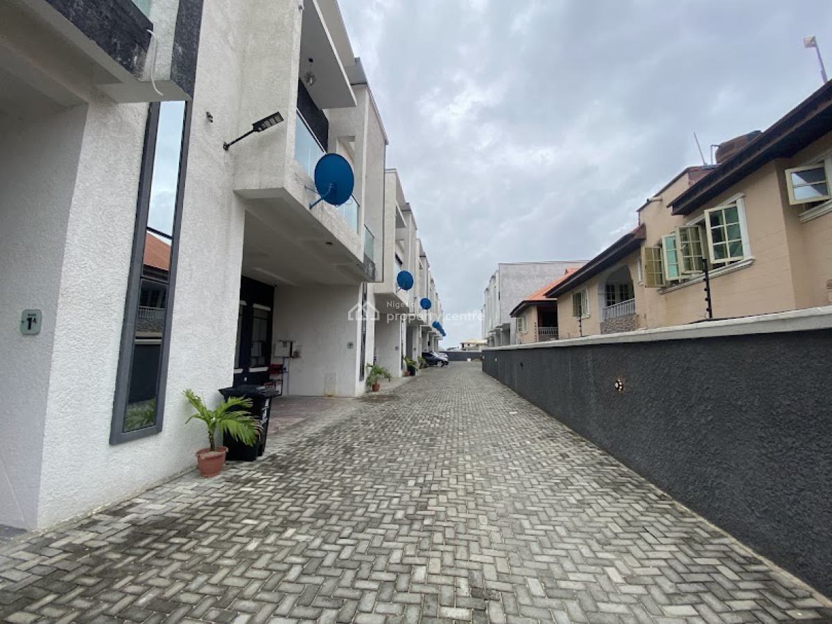 4 Bedrooms Duplex Available with Swimming Pool & Football Court, Ikota, Lekki, Lagos, Terraced Duplex for Sale
