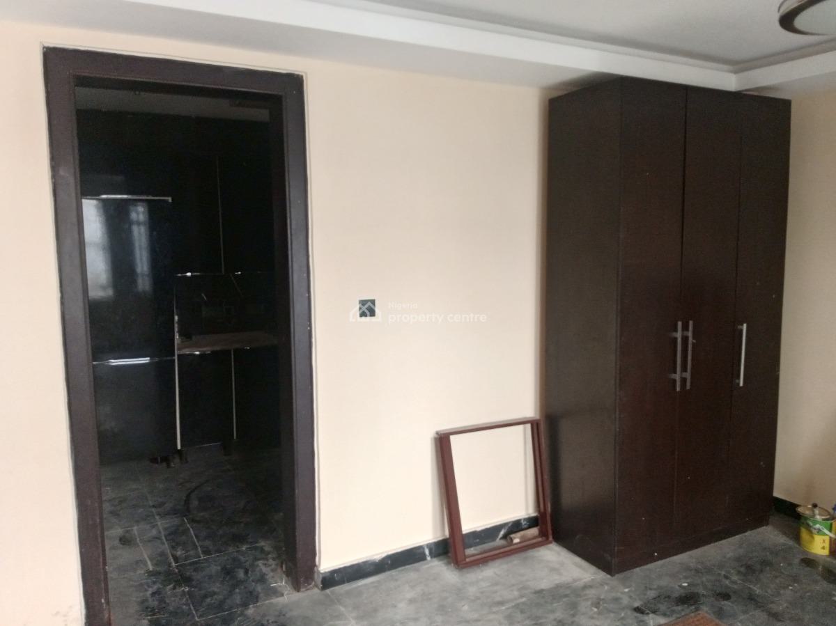 Spacious Self Contain Available, Banana Island Estate, Ikoyi, Lagos, Self Contain (single Rooms) for Rent