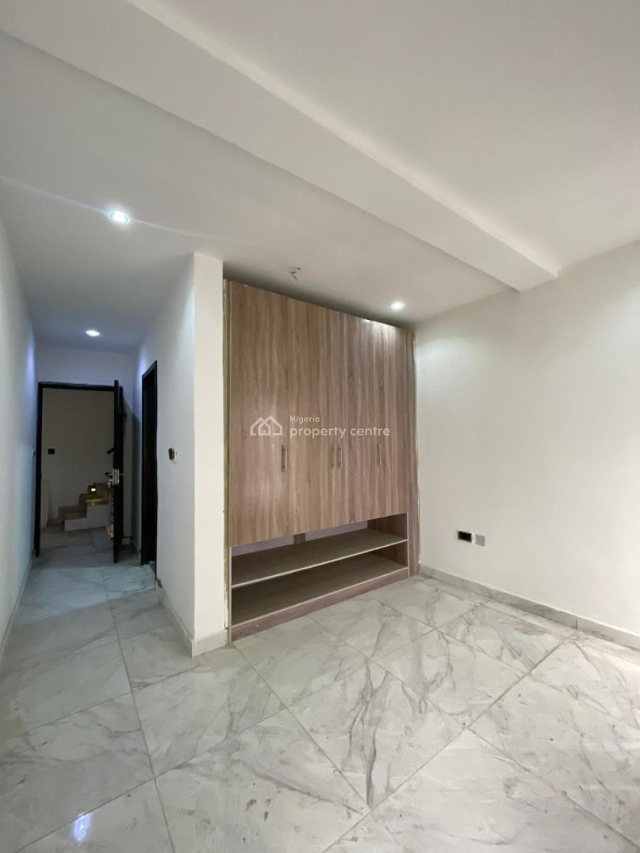 Exquisitely Built 4 Bedroom Terraced Duplex with Bq in a Prime Location, Lekki Phase 1, Lekki, Lagos, Terraced Duplex for Sale