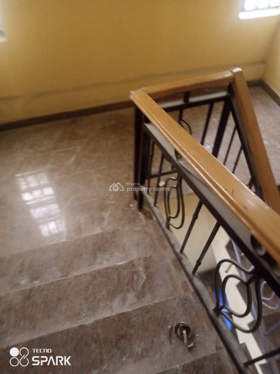 Renovated Spacious Self Service 4 Bedroom Flat, Off Admiralty, Lekki Phase 1, Lekki, Lagos, Flat / Apartment for Rent