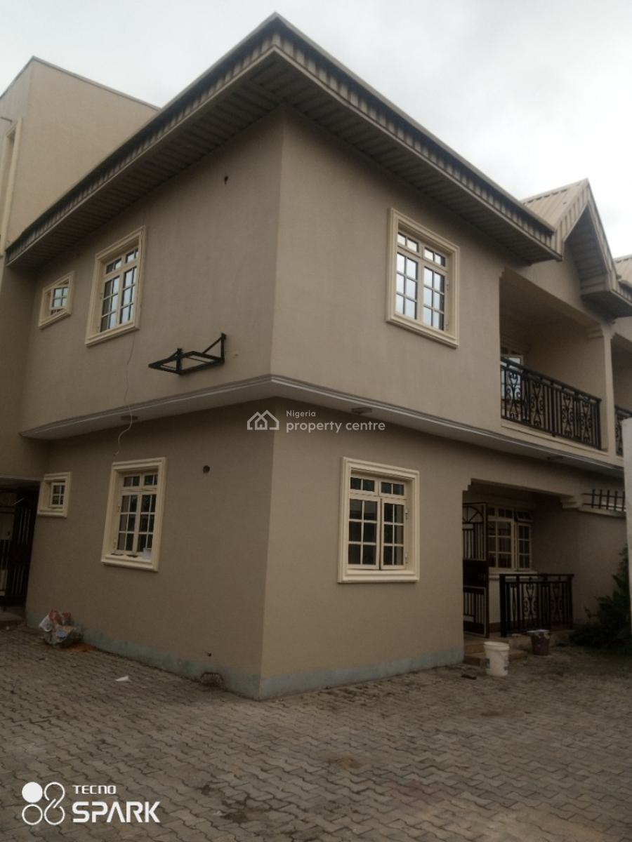 Renovated Spacious Self Service 4 Bedroom Flat, Off Admiralty, Lekki Phase 1, Lekki, Lagos, Flat / Apartment for Rent