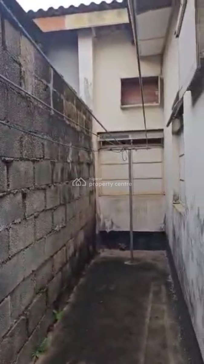 3 Bedroom Bungalow with 1 Brm Bq, Jakande Estate,ilewe Meta Opposite Gtb, Close to Iyana, Isolo, Lagos, Detached Bungalow for Sale