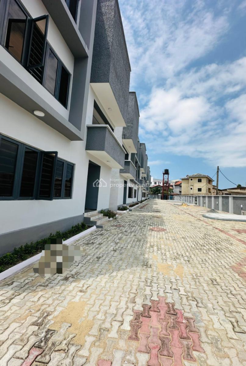 Gorgeously Built 4 Bedroom Terrace Duplex with Bq, Ologolo, Lekki, Lagos, Terraced Duplex for Sale