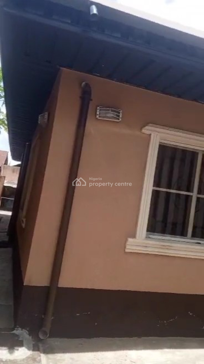 Distress Solidly Built 6 Flats, Akesan Bus-stop Igando Off Lasu Isheri Road Lagos State, Akesan, Alimosho, Lagos, Block of Flats for Sale