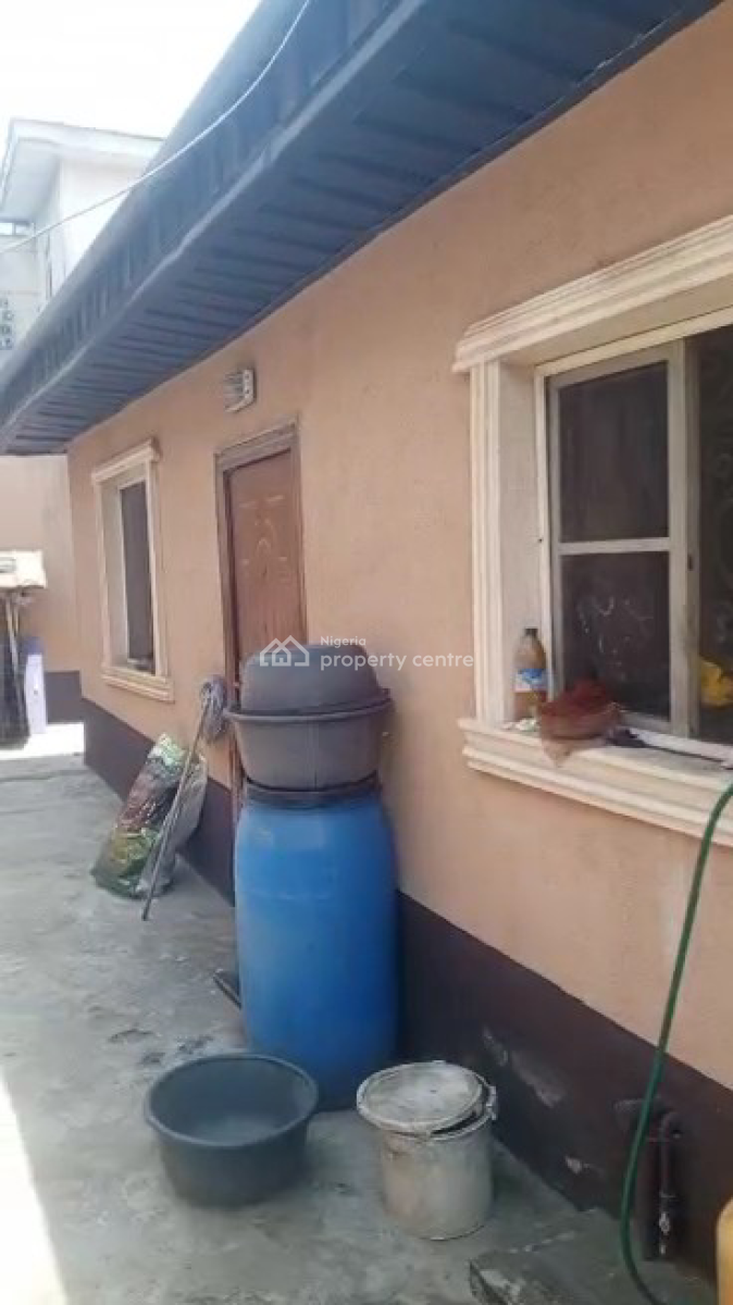 Distress Solidly Built 6 Flats, Akesan Bus-stop Igando Off Lasu Isheri Road Lagos State, Akesan, Alimosho, Lagos, Block of Flats for Sale