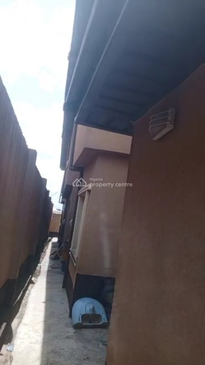 Distress Solidly Built 6 Flats, Akesan Bus-stop Igando Off Lasu Isheri Road Lagos State, Akesan, Alimosho, Lagos, Block of Flats for Sale