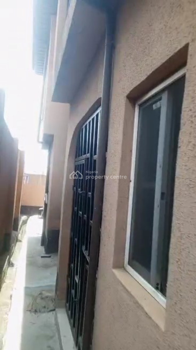 Distress Solidly Built 6 Flats, Akesan Bus-stop Igando Off Lasu Isheri Road Lagos State, Akesan, Alimosho, Lagos, Block of Flats for Sale