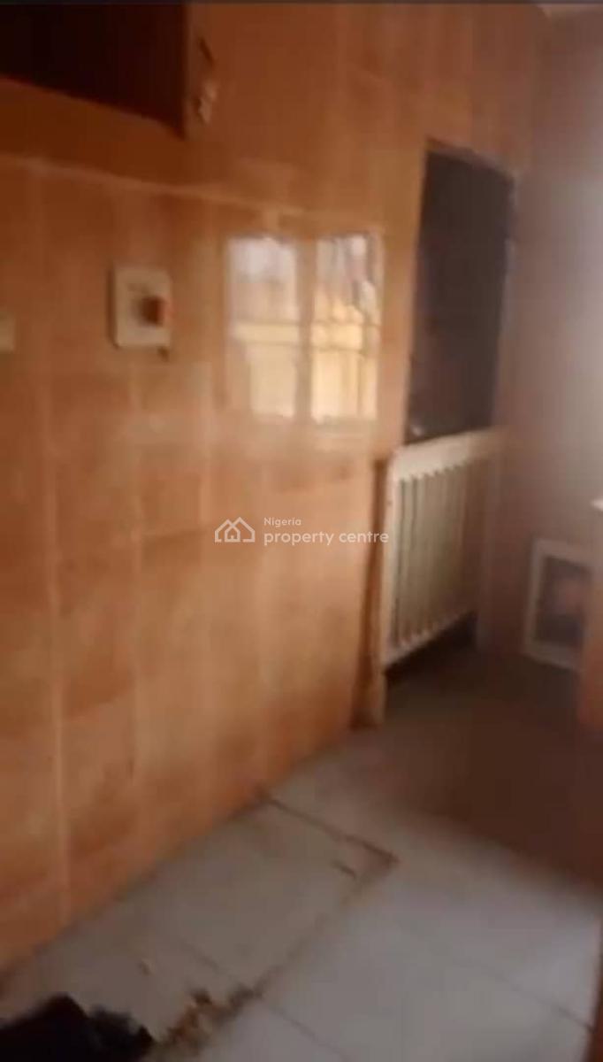 Lovely 2 Bedrooms Flat, New Garage, Gbagada, Lagos, Flat / Apartment for Rent