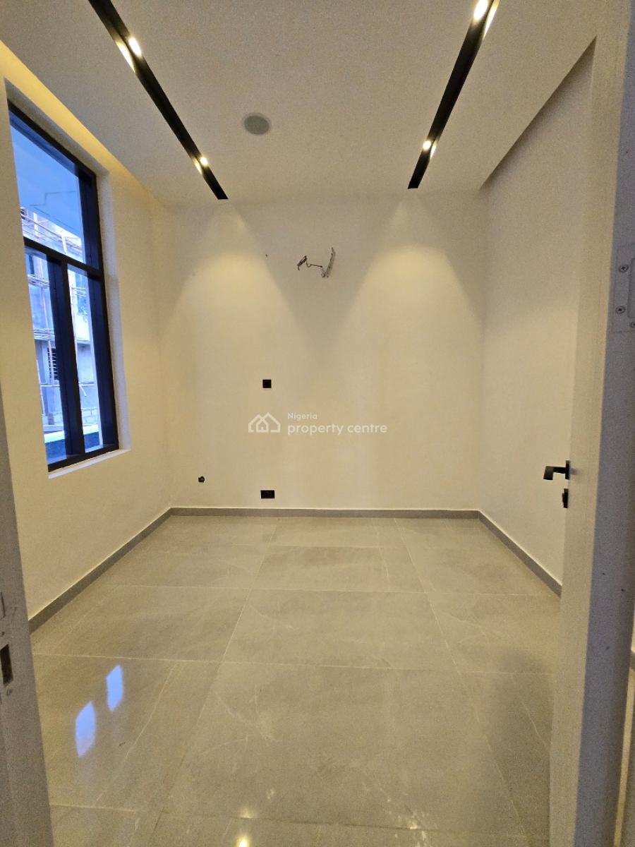 5 Bedroom Contemporary House Sitting on 400sqm with Parking for 4 Cars, Lekky County- Megamound, Ikota, Lekki, Lagos, Detached Duplex for Sale