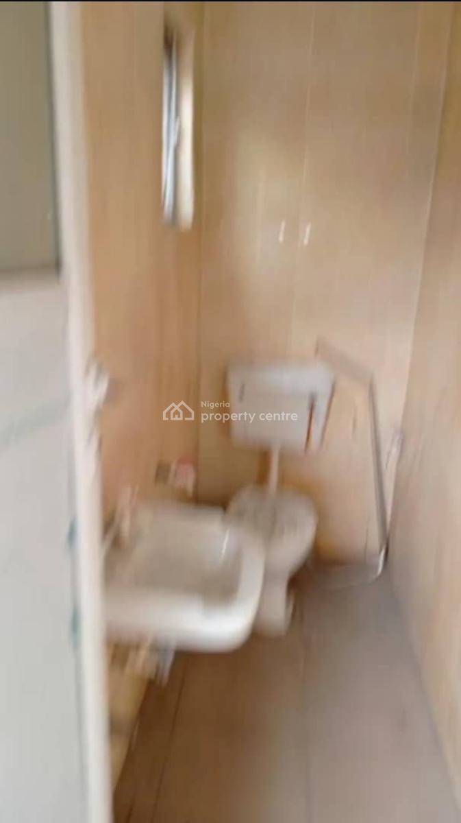 Lovely 3 Bedroom Flat, Ebute Metta East, Yaba, Lagos, Flat / Apartment for Rent