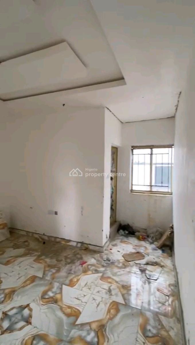 Newly Built, Spacious & Standard 2 Bedroom Apartment; Upstairs, Off Pedro Road, Gbagada, Lagos, Flat / Apartment for Rent