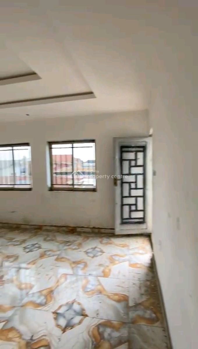 Newly Built, Spacious & Standard 2 Bedroom Apartment; Upstairs, Off Pedro Road, Gbagada, Lagos, Flat / Apartment for Rent