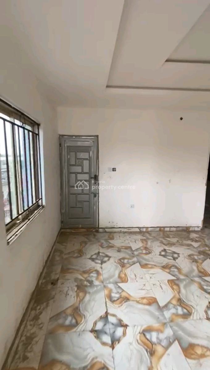 Newly Built, Spacious & Standard 2 Bedroom Apartment; Upstairs, Off Pedro Road, Gbagada, Lagos, Flat / Apartment for Rent