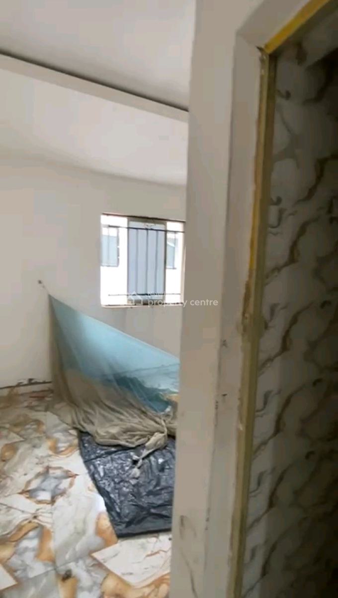 Newly Built, Spacious & Standard 2 Bedroom Apartment; Upstairs, Off Pedro Road, Gbagada, Lagos, Flat / Apartment for Rent