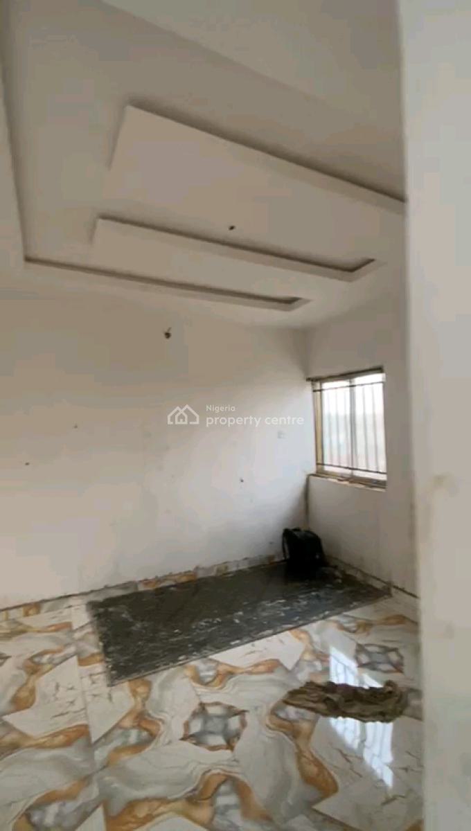Newly Built, Spacious & Standard 2 Bedroom Apartment; Upstairs, Off Pedro Road, Gbagada, Lagos, Flat / Apartment for Rent