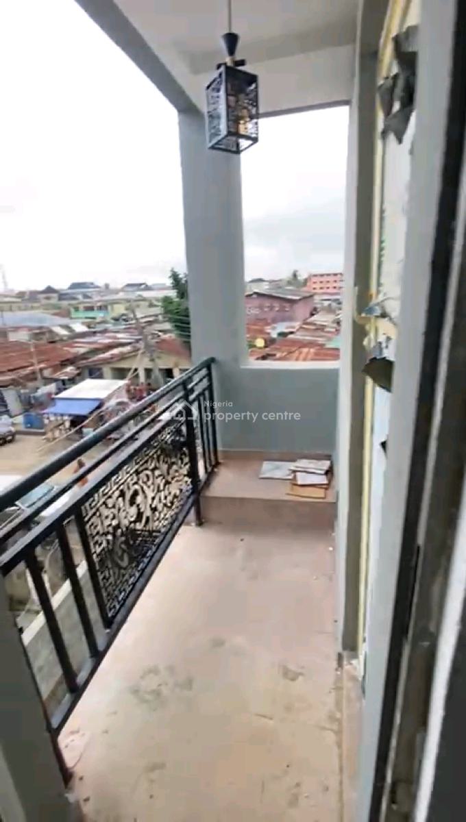 Newly Built, Spacious & Standard 2 Bedroom Apartment; Upstairs, Off Pedro Road, Gbagada, Lagos, Flat / Apartment for Rent