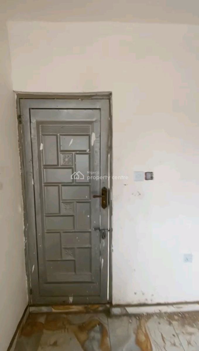 Newly Built, Spacious & Standard 2 Bedroom Apartment; Upstairs, Off Pedro Road, Gbagada, Lagos, Flat / Apartment for Rent