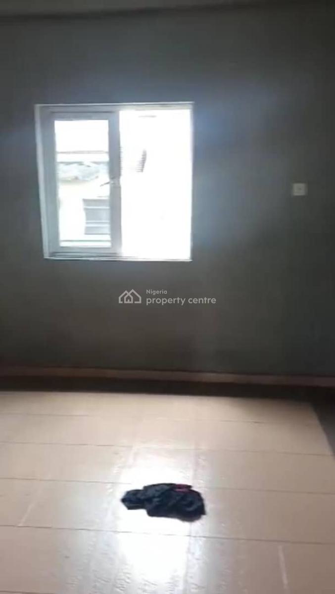 Lovely 2 Bedroom Flat, Alagomeji, Yaba, Lagos, Flat / Apartment for Rent