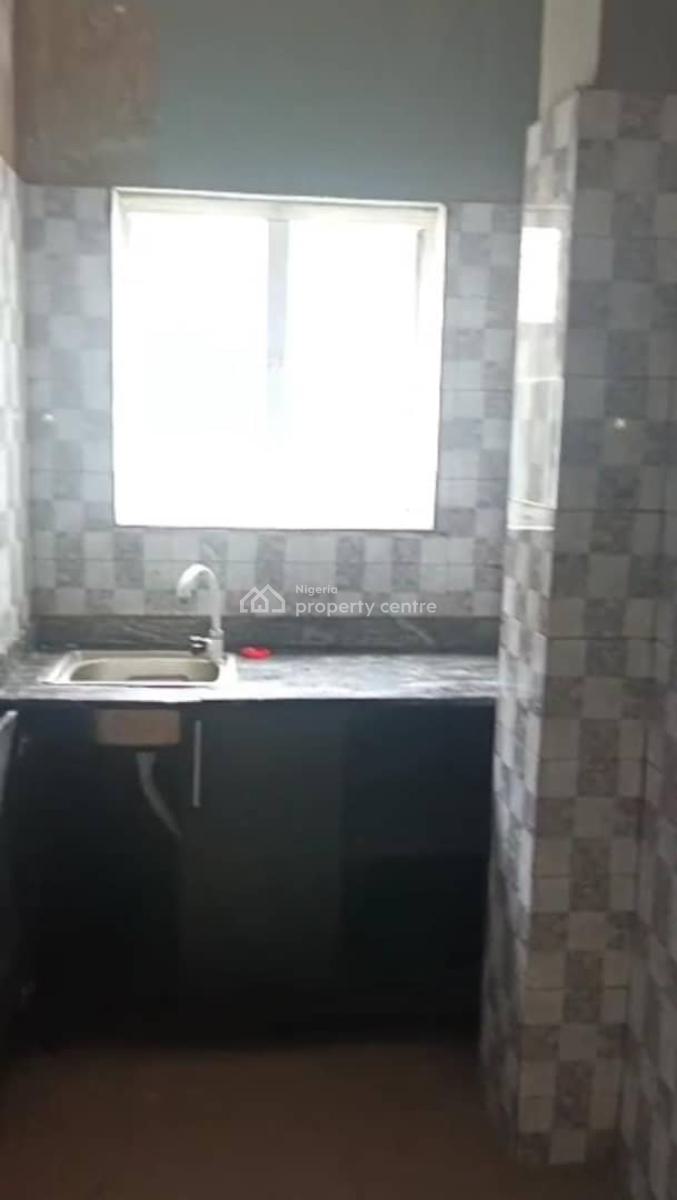 Lovely 2 Bedroom Flat, Alagomeji, Yaba, Lagos, Flat / Apartment for Rent