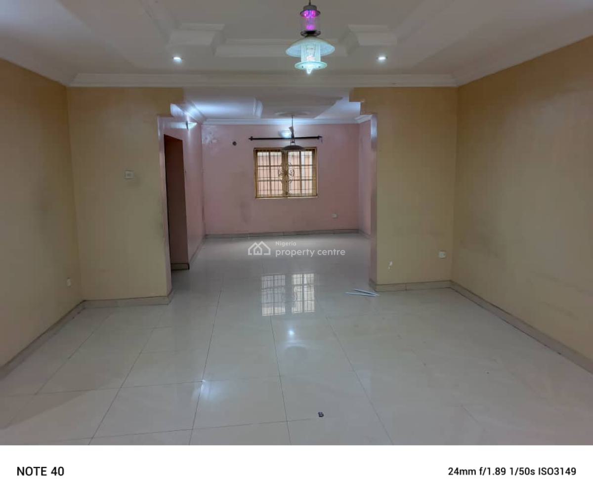 Fairlly Used  4-bedroom Super Spacious Semi Detached Duplex with 2 Sit, Gra Phase 1, Magodo, Lagos, Semi-detached Duplex for Rent