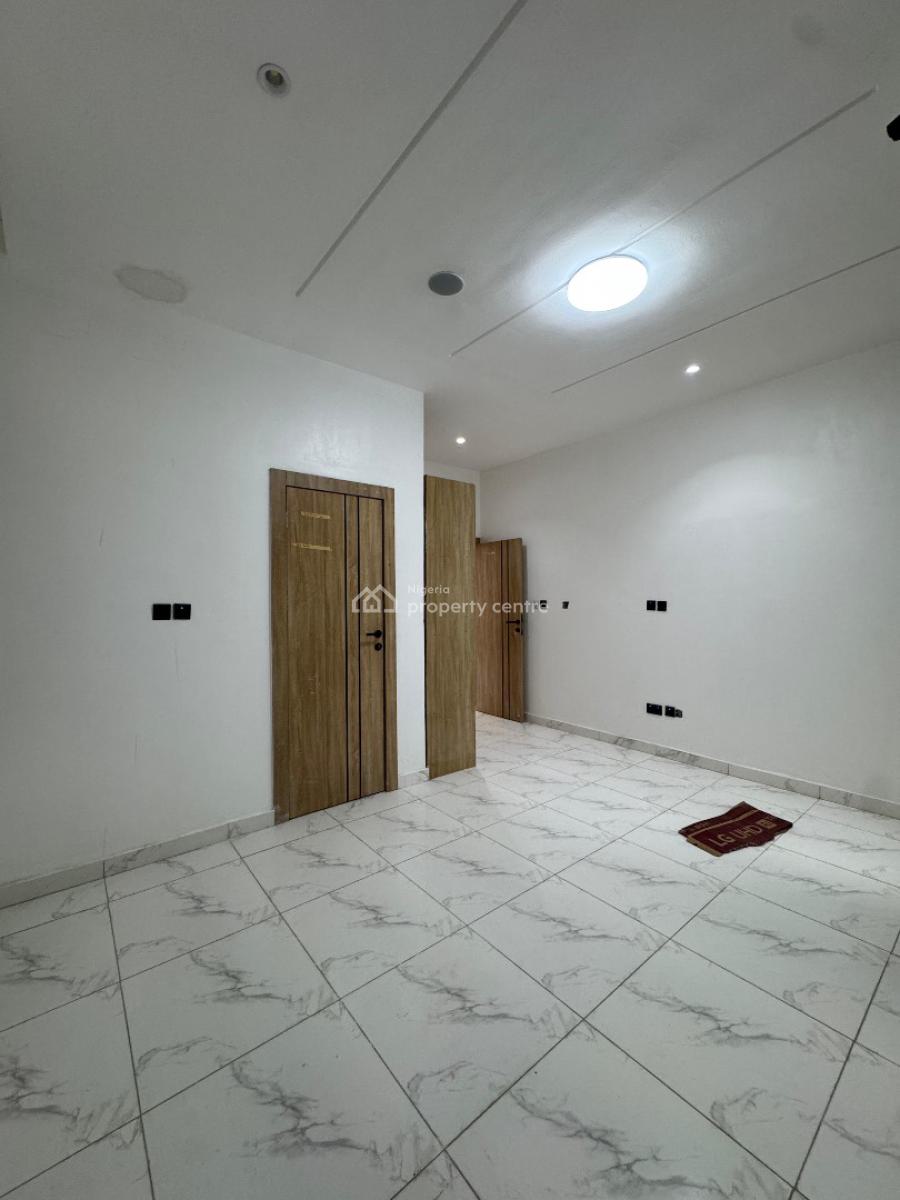 Spacious 2 Bedroom Apartment Within a Serene Environment, Ologolo, Lekki, Lagos, Flat / Apartment for Sale